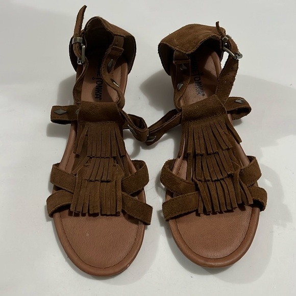 Minnetonka Fringe Sandals - Picture 1 of 8